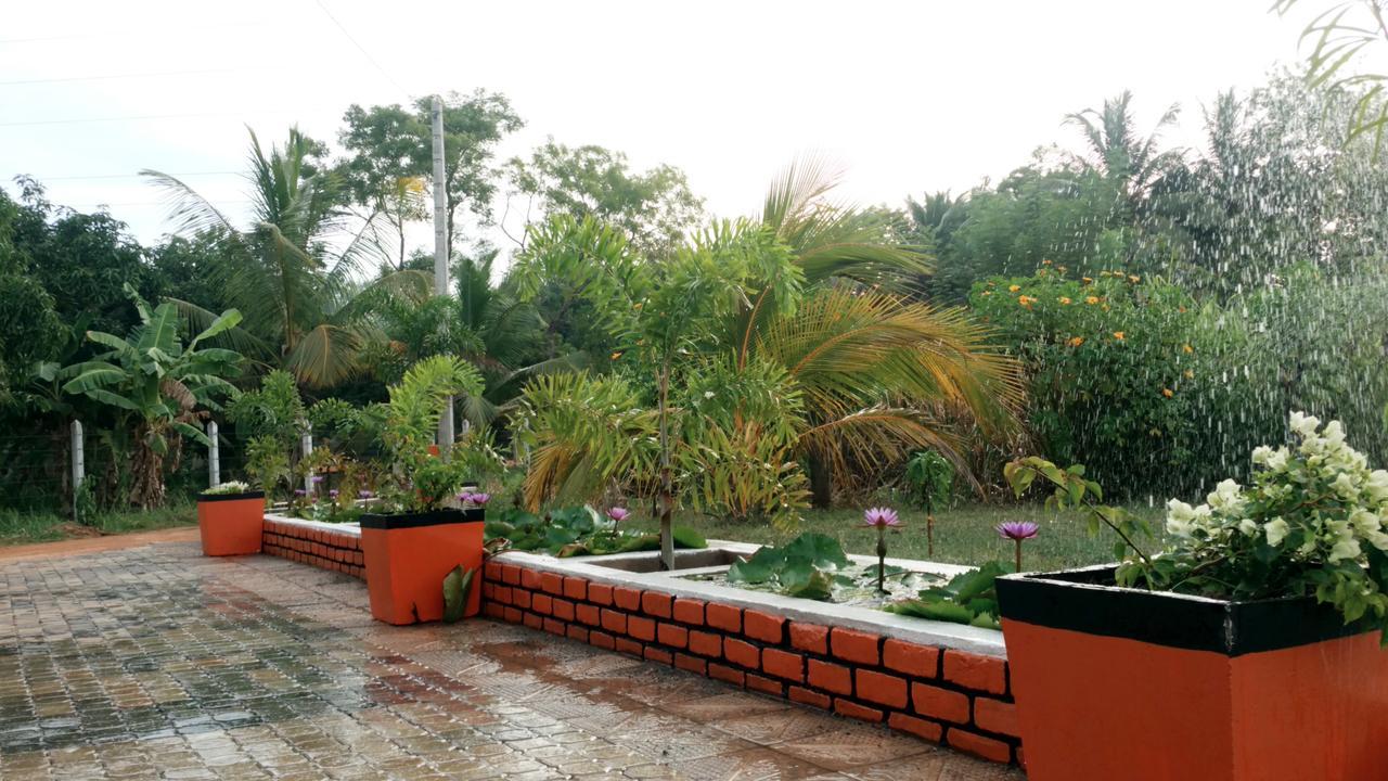 Miheen Hotel & Resort - Anuradhapura Mihintale Bagian luar foto