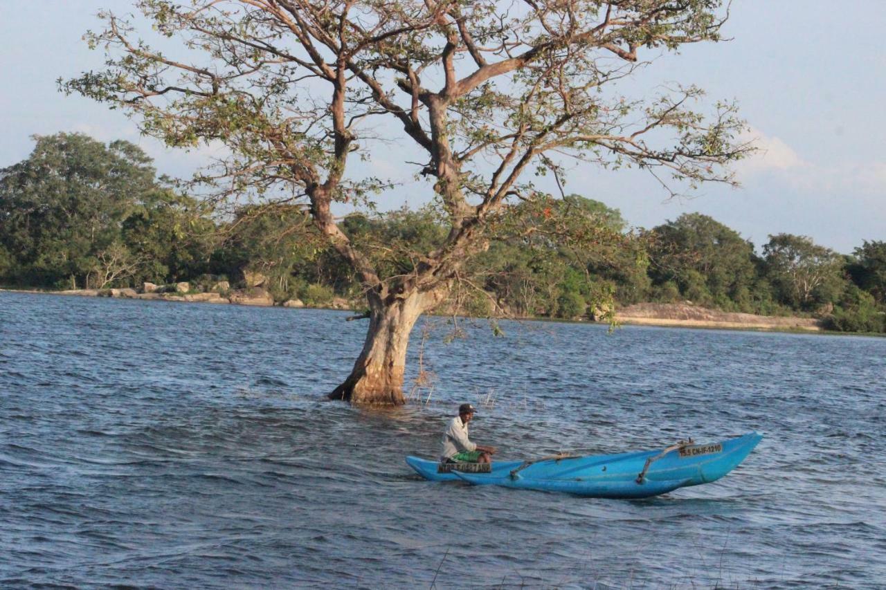 Miheen Hotel & Resort - Anuradhapura Mihintale Bagian luar foto